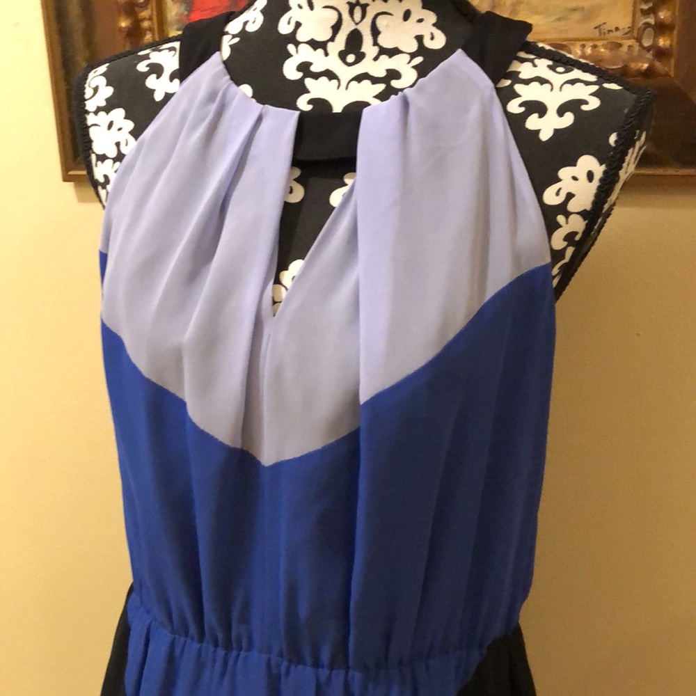 I.N.C. V-neck grecian neckline sleeveless chiffon lined block color dress - Picture 2 of 11